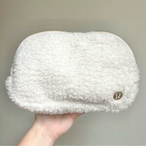 Lululemon white sherpa zip belt bag